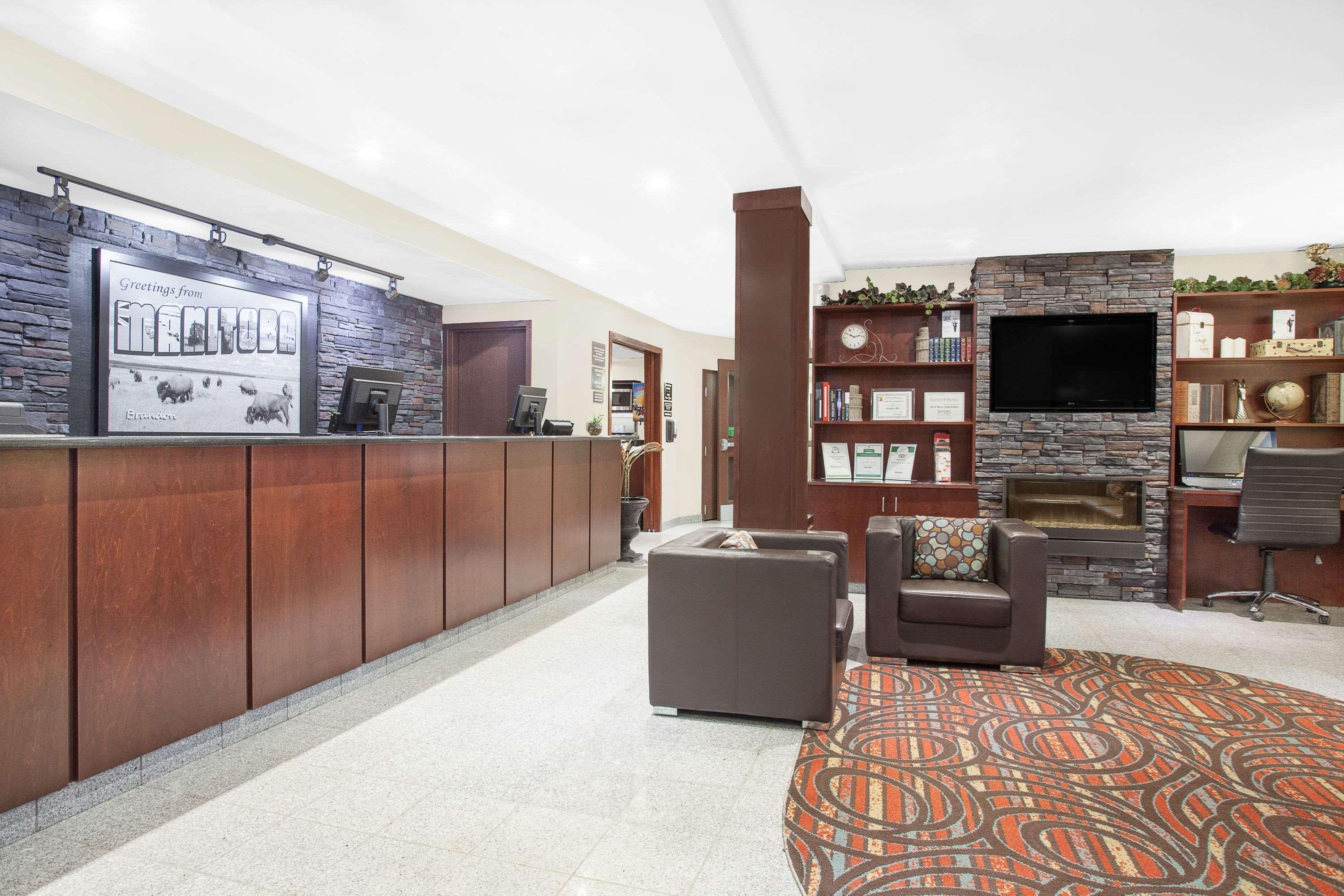 במוטל Super 8 By Wyndham Brandon Mb מראה חיצוני תמונה