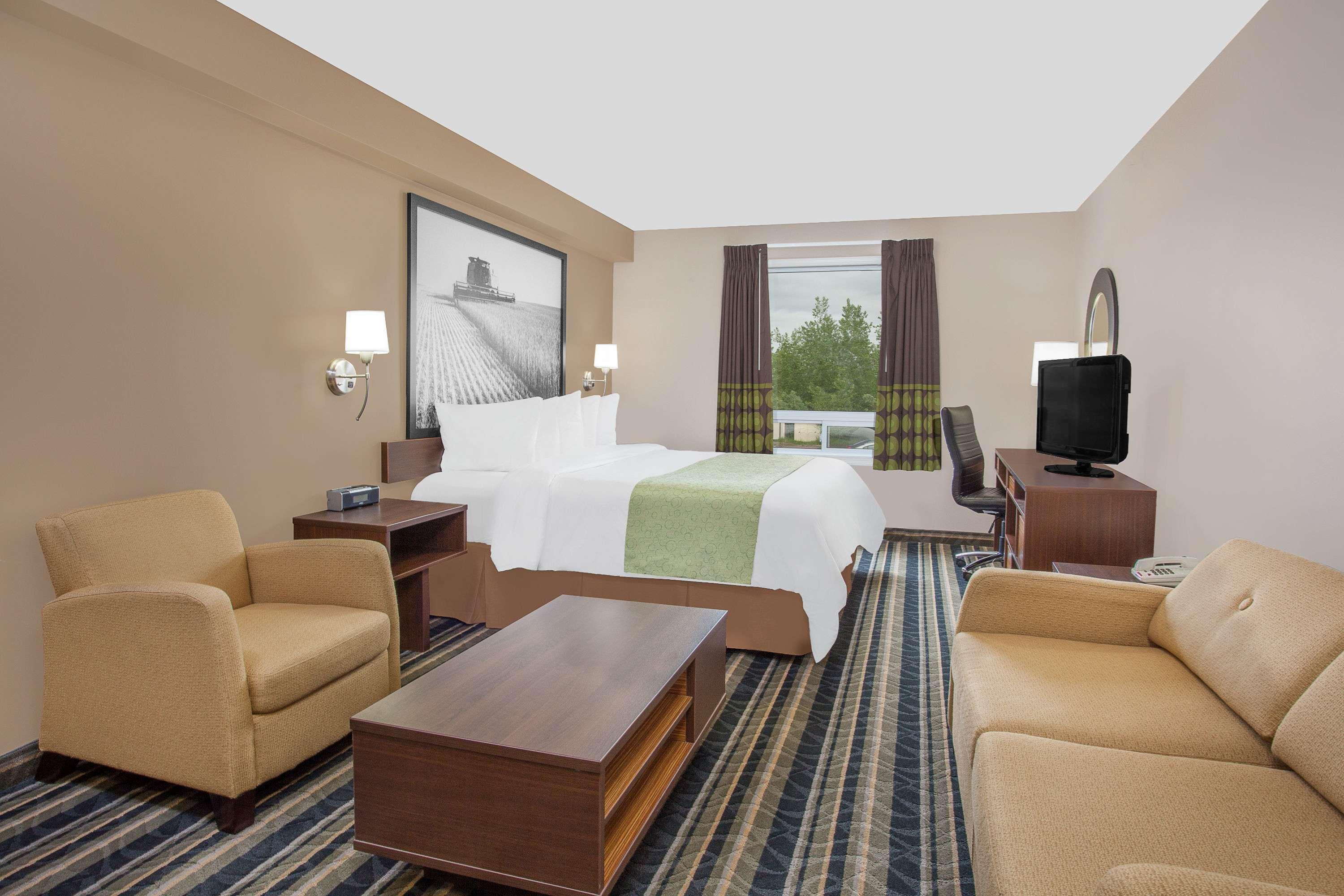 במוטל Super 8 By Wyndham Brandon Mb מראה חיצוני תמונה