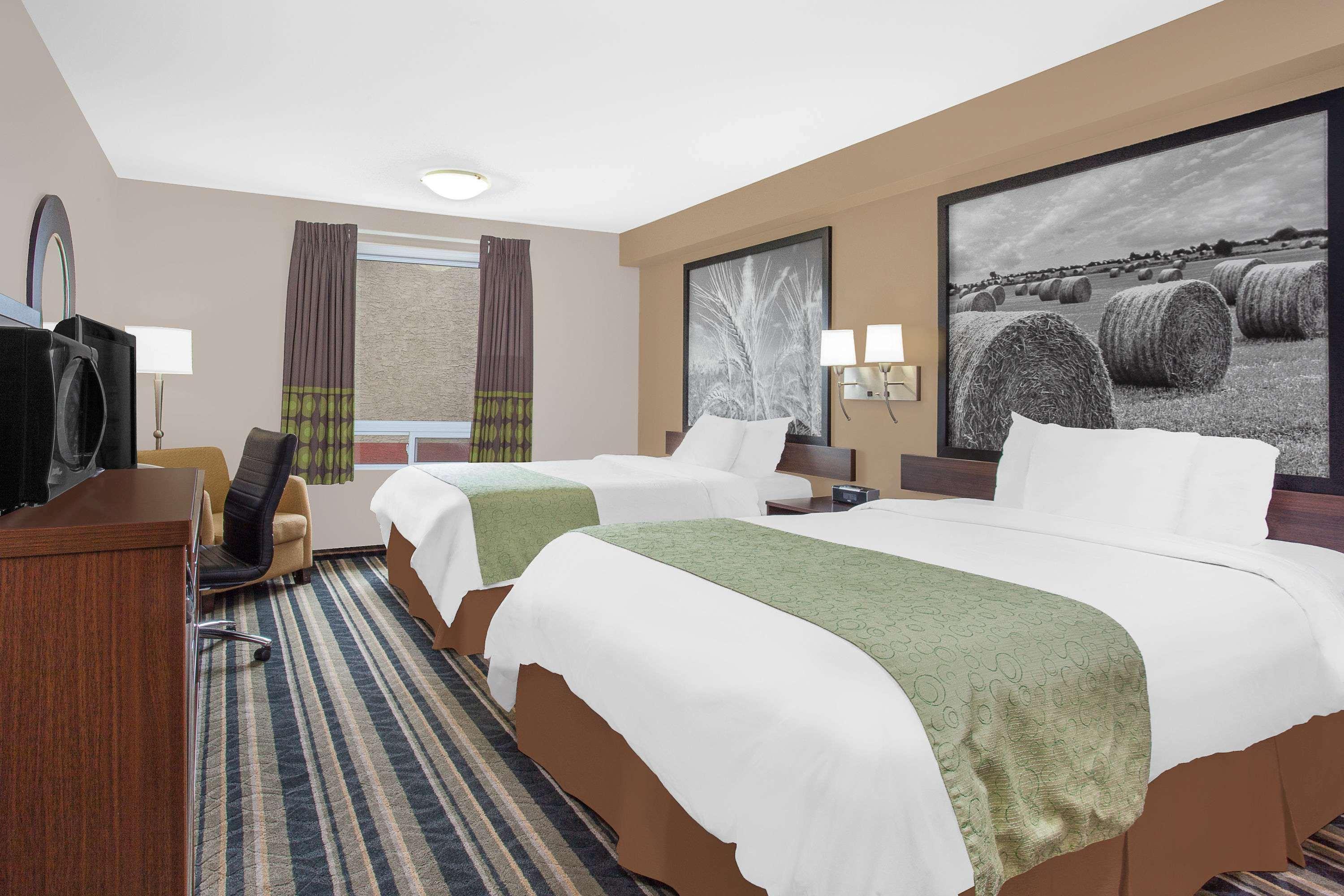 במוטל Super 8 By Wyndham Brandon Mb מראה חיצוני תמונה